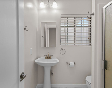 4090 Leeward Avenue - Photo Thumbnail 22