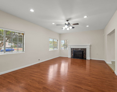 4090 Leeward Avenue - Photo Thumbnail 14