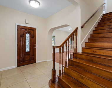4090 Leeward Avenue - Photo Thumbnail 23