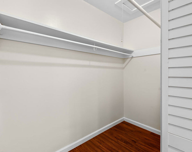 4090 Leeward Avenue - Photo Thumbnail 27