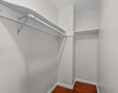 4090 Leeward Avenue - Photo Thumbnail 34