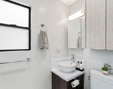 6459 Rodgerton Drive - Photo Thumbnail 41