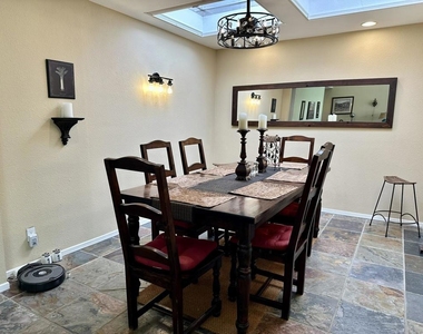 295 Cordoba Way - Photo Thumbnail 8