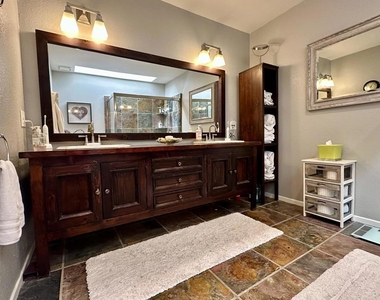 295 Cordoba Way - Photo Thumbnail 14