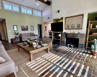 295 Cordoba Way - Photo Thumbnail 7