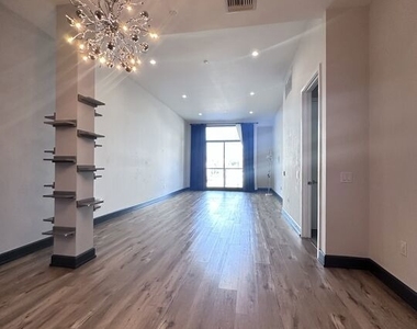 3223 W 6th Street - Photo Thumbnail 2