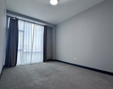 3223 W 6th Street - Photo Thumbnail 4