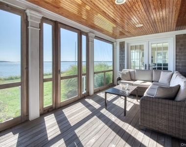 1390 Willow Terrace Lane - Photo Thumbnail 2
