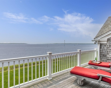 1390 Willow Terrace Lane - Photo Thumbnail 8