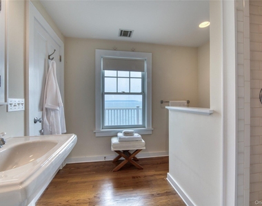 1390 Willow Terrace Lane - Photo Thumbnail 10