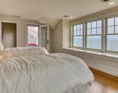 1390 Willow Terrace Lane - Photo Thumbnail 12