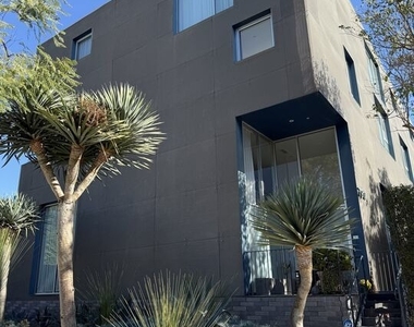 7917 Willoughby Avenue - Photo Thumbnail 29