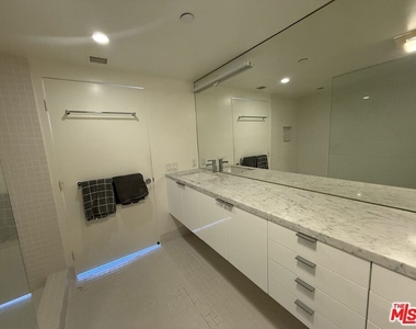 7917 Willoughby Avenue - Photo Thumbnail 22