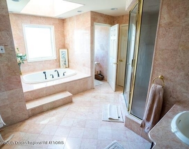 309 Lincoln Avenue - Photo Thumbnail 25