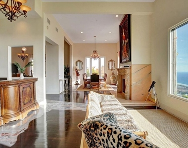 5805 Foxview Drive - Photo Thumbnail 3