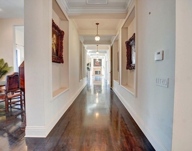 5805 Foxview Drive - Photo Thumbnail 11