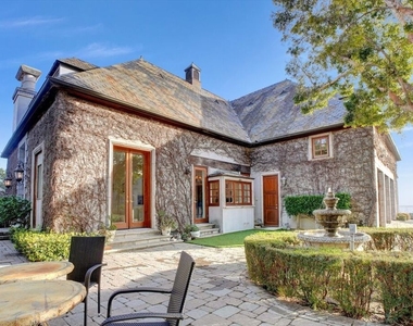 5805 Foxview Drive - Photo Thumbnail 6