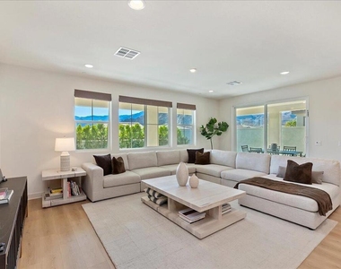 80435 Palatine Crt Court - Photo Thumbnail 2