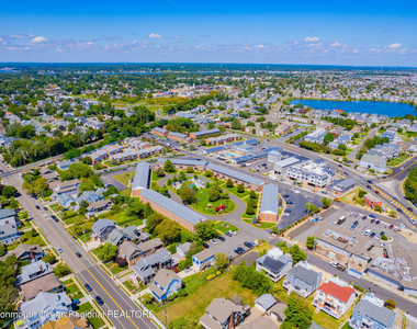 310 Maryland Avenue - Photo Thumbnail 28