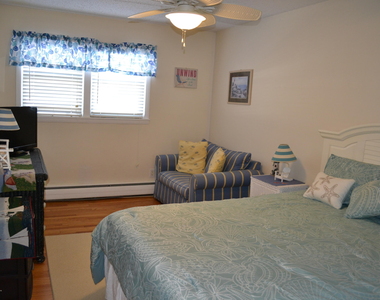 310 Maryland Avenue - Photo Thumbnail 14