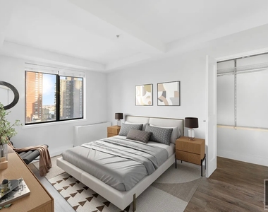 East 91st Street - Photo Thumbnail 12