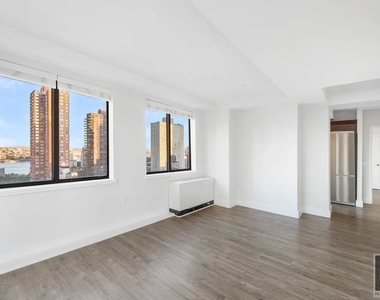 East 91st Street - Photo Thumbnail 4