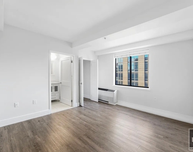 East 91st Street - Photo Thumbnail 5