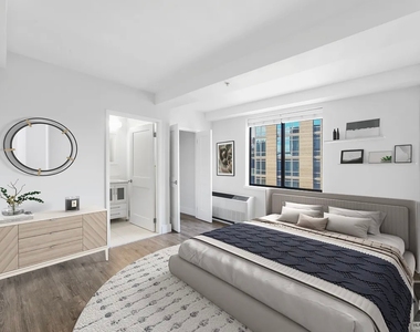 East 91st Street - Photo Thumbnail 9