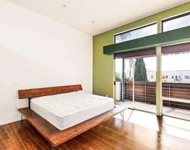 333 S Wilton Place - Photo Thumbnail 15
