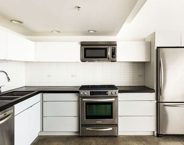333 S Wilton Place - Photo Thumbnail 7
