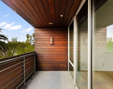 333 S Wilton Place - Photo Thumbnail 19