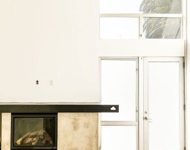 333 S Wilton Place - Photo Thumbnail 3