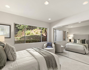 811 N Hillcrest Road - Photo Thumbnail 7