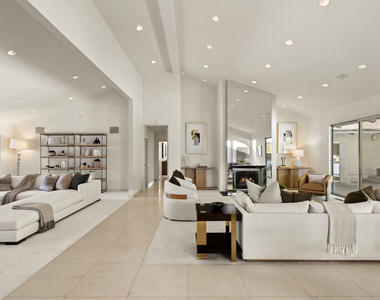 811 N Hillcrest Road - Photo Thumbnail 2