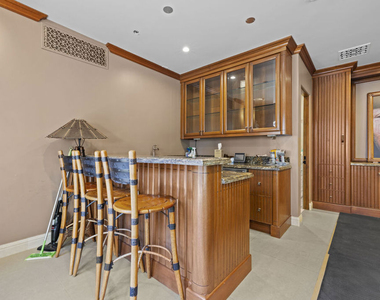 803 N Roxbury Drive - Photo Thumbnail 42