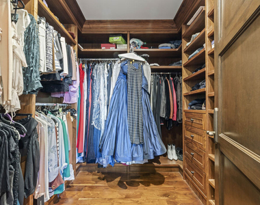 803 N Roxbury Drive - Photo Thumbnail 20