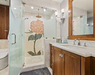 803 N Roxbury Drive - Photo Thumbnail 19