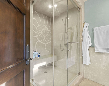 803 N Roxbury Drive - Photo Thumbnail 32