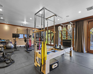 803 N Roxbury Drive - Photo Thumbnail 45
