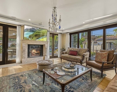803 N Roxbury Drive - Photo Thumbnail 14