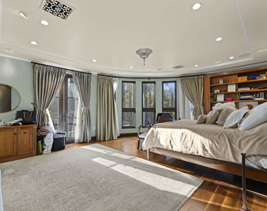 803 N Roxbury Drive - Photo Thumbnail 28