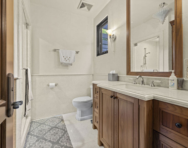 803 N Roxbury Drive - Photo Thumbnail 36