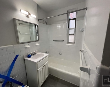 East 58 Street - Photo Thumbnail 9