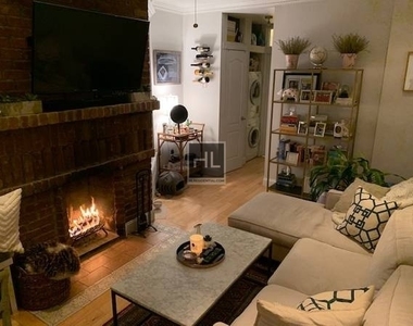 East 25th Street - Photo Thumbnail 16