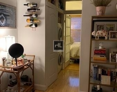 East 25th Street - Photo Thumbnail 13