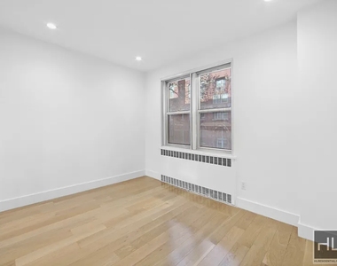 East 63rd Street - Photo Thumbnail 7