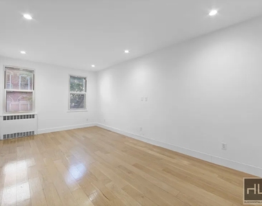 East 63rd Street - Photo Thumbnail 4