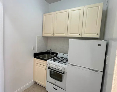 303 East 90th Street - Photo Thumbnail 3
