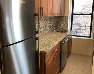 66 Pinehurst Avenue - Photo Thumbnail 5