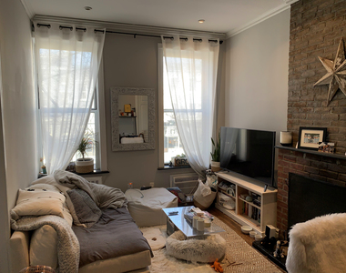 Hudson Street at West 11th Street - Photo Thumbnail 2